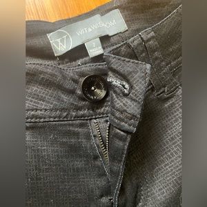 Perfect Wit and Wisdom holiday pants midrise black patterned pants.